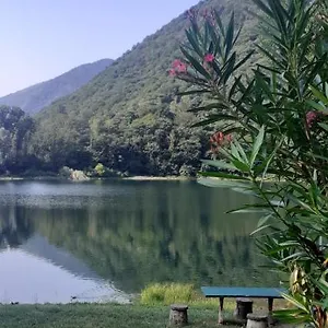 L'angolino Di Magda: On The Lake-private Beach! Ghirla